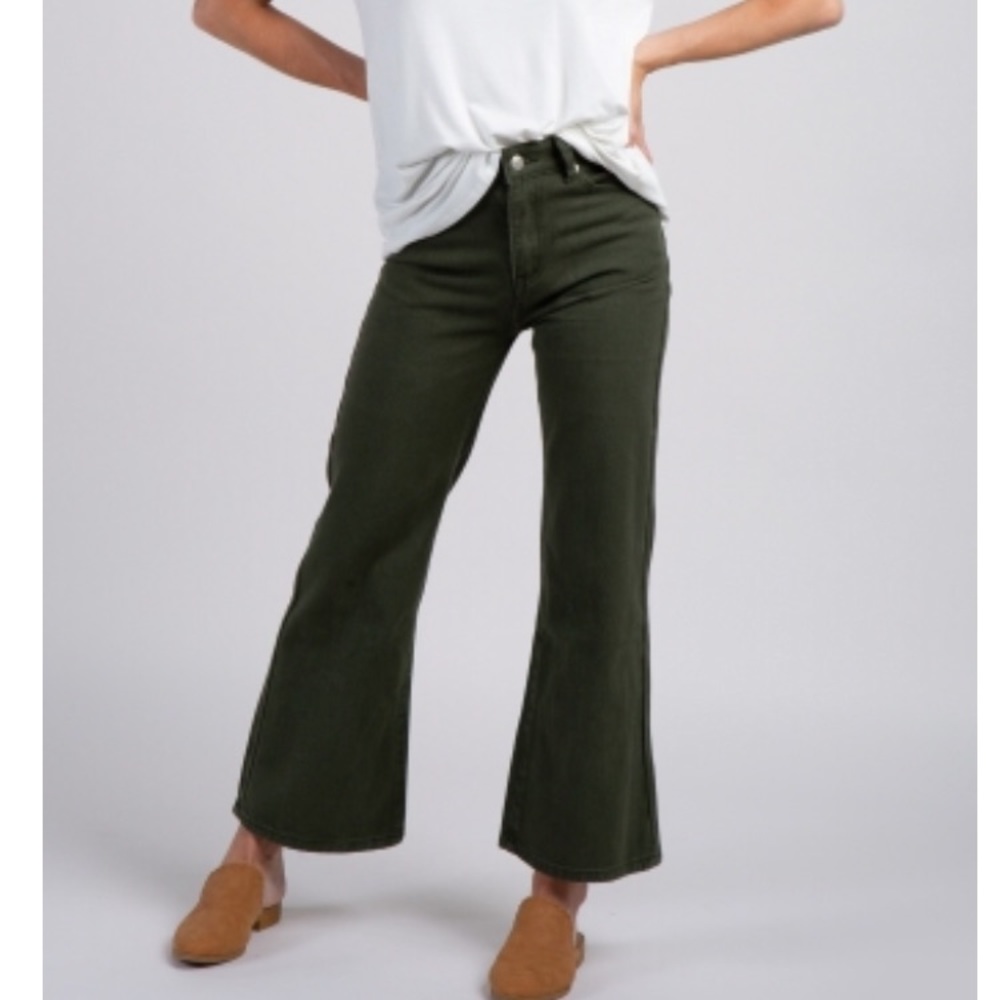 NWT Olive green cropped pant from PinkBlush